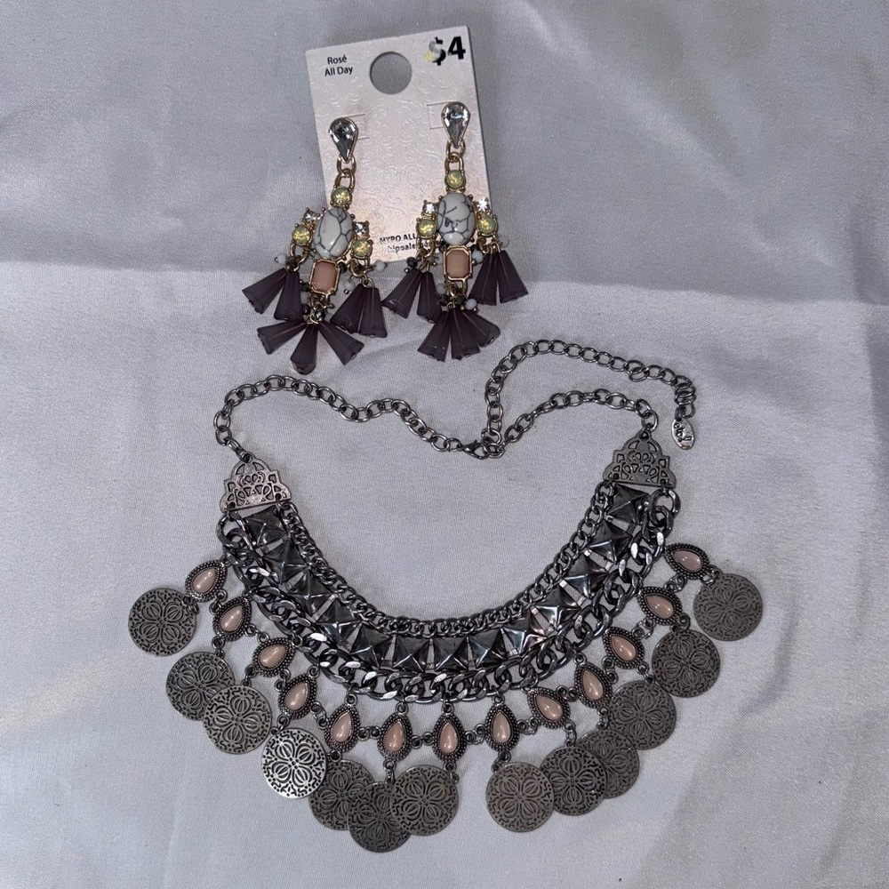 Necklace and earrings set